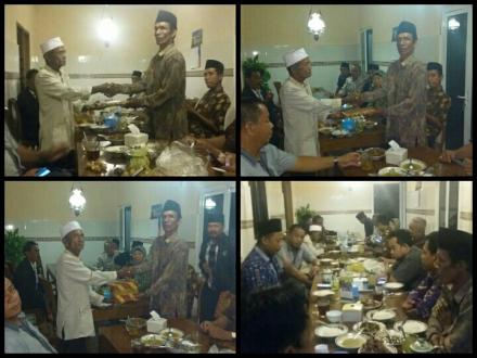 PEMBERIAN KENANG-KENANGAN MANTAN DUKUH WATU