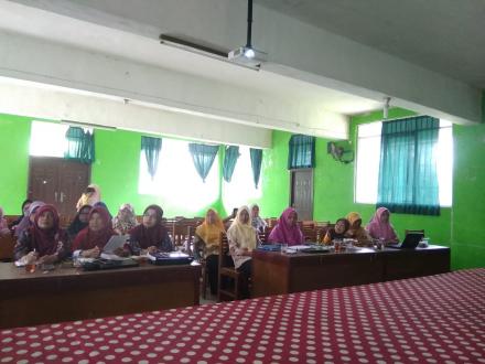 PELATIHAN KURIKULUM GURU PAUD SE DESA PANJANGREJO