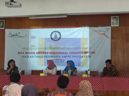 PELATIHAN DIGITAL MARKETING DAN PEMANDUAN DESA WISATA GERABAH