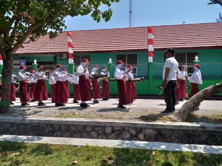 LATIHAN DRUM BAND SD N 1 PANJANGREJO