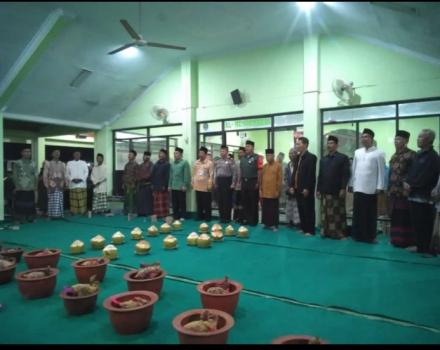 MALAM TIRAKATAN DI DUSUN NGLORONG