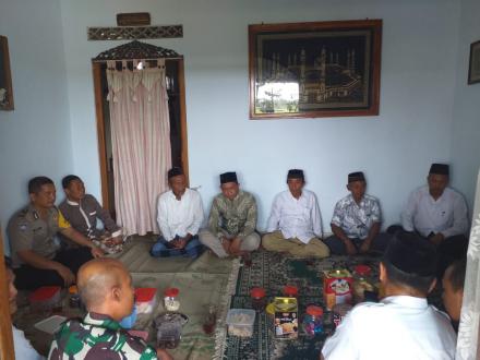 Silaturrahmi Perangkat Desa Panjangrejo Kepada Para Jamaah Haji 