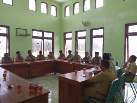 Rapat Koordinasi Dukuh,  Ka.Sie , dan Ka.Ur