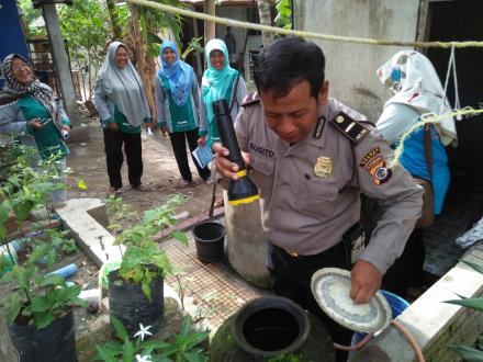 Kegiatan Pemberantasan Sarang Nyamuk (PSN) di Dusun Jamprit