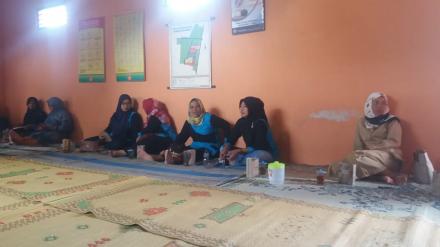 Pertemuan Kring 3 PPKBD di Nglorong