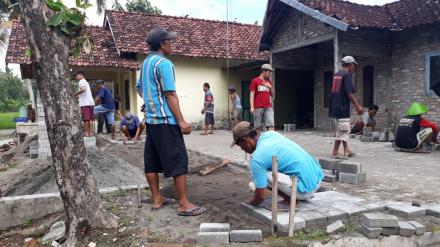 Kerja Bakti di Lingkungan Masjid Grudo