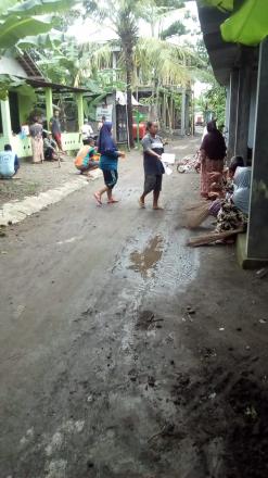 Kerja bakti di Nglembu