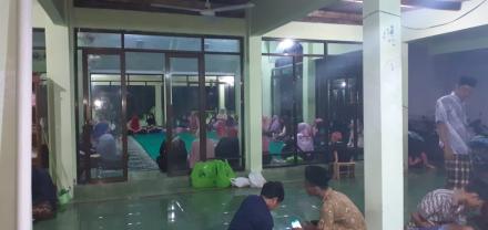 Kemeriahan di masjid Nglorong