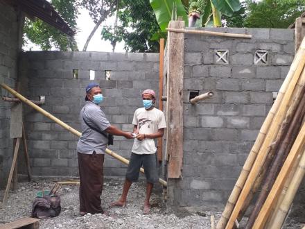 Pembayaran Upah Tukang dan Tenaga di Tarungan