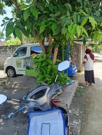 Mobil Pajak Keliling di Dusun Nglorong