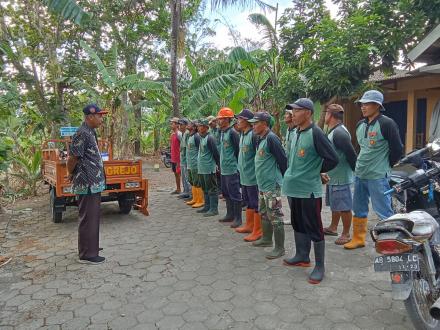 Kerja Bakti Linmas Kalurahan Panjangrejo