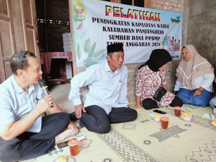 Pelatihan Peningkatan Kapasitas Kader Posyandu dusun Krapyak Kulon 