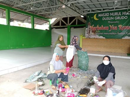 Kegiatan Pilah Sampah Pedukuhan Grudo