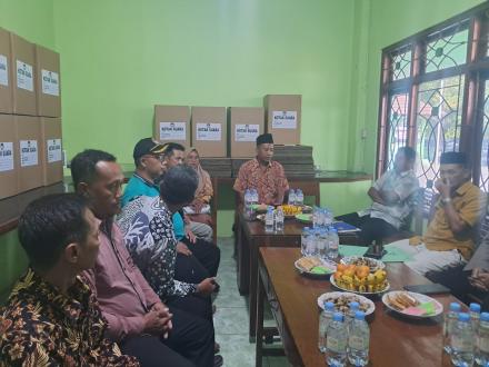 Koordinasi antara Kapolsek Pundong dengan Panitia Pemilihan Lurah Desa 